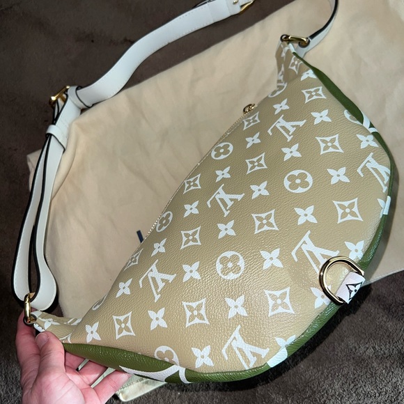 LOUIS VUITTON BUM BAG GIANT MONOGRAM KHAKI GREEN BEIGE FANNY PACK - Picture 10 of 14